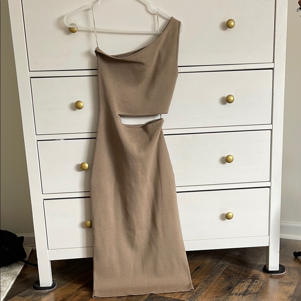 Elegant Beige One-Shoulder Dress